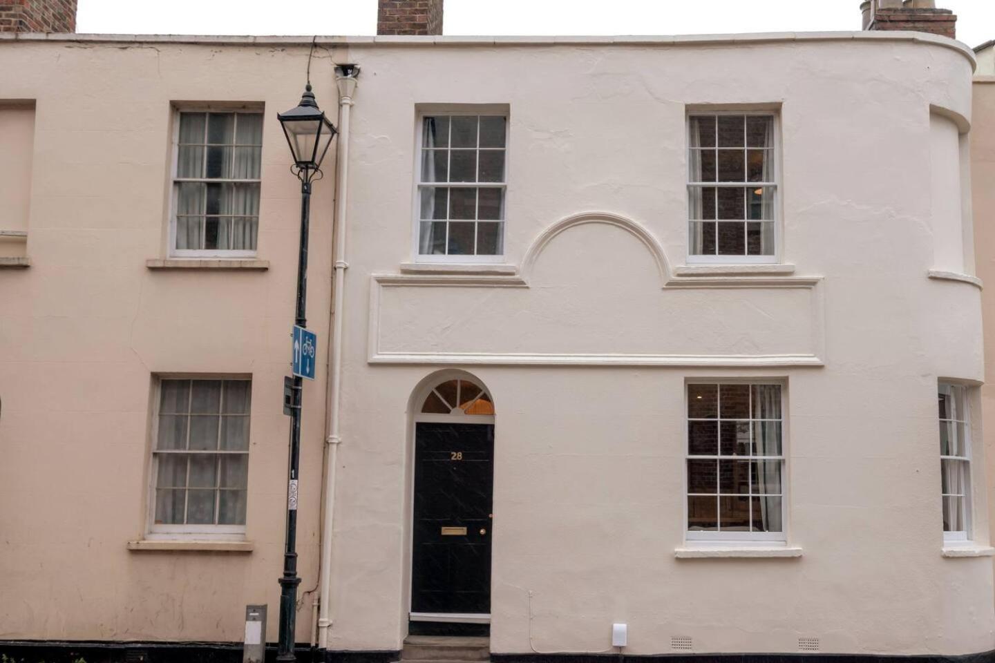 Villa Pass The Keys Stylish Grade II Listed House Cheltenham Exterior foto