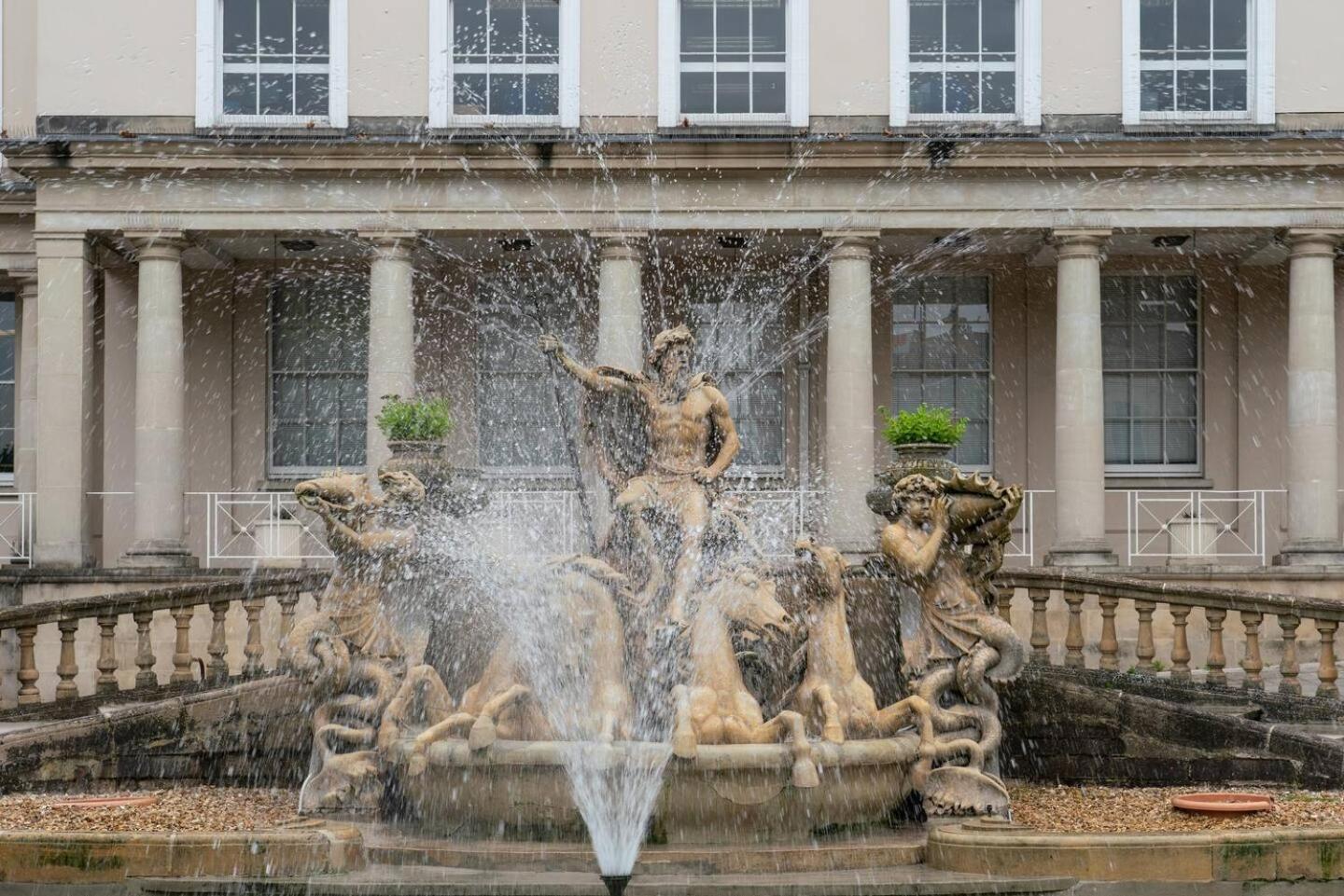 Villa Pass The Keys Stylish Grade II Listed House Cheltenham Exterior foto